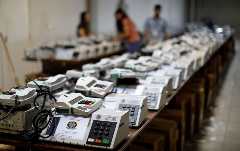 Confiança na urna eletrônica cai a 73% em meio a ataques de Bolsonaro, diz Datafolha