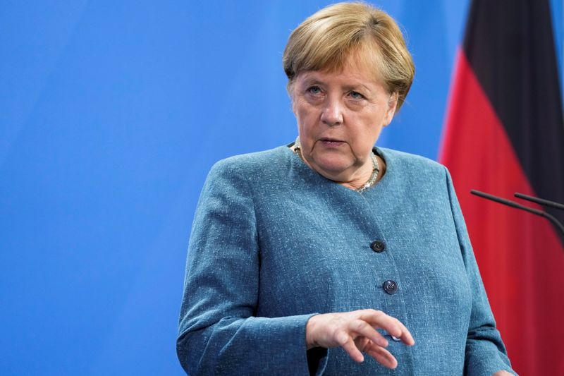 Merkel critica candidato do SPD por cogitar coalizão com extrema-esquerda