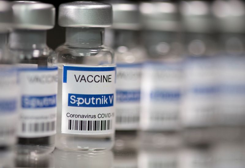 Rússia diz que vacina Sputnik deve funcionar contra ômicron