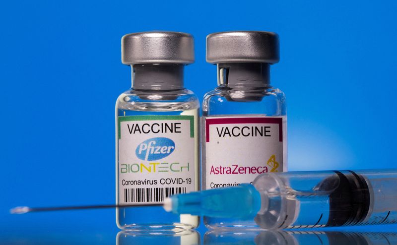 Regime de vacinação em 2 doses induz menos anticorpos contra Ômicron, diz estudo