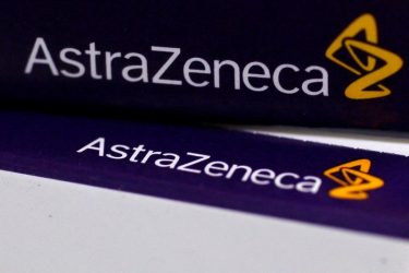 Medicamento da AstraZeneca neutraliza subvariantes da Ômicron, diz estudo